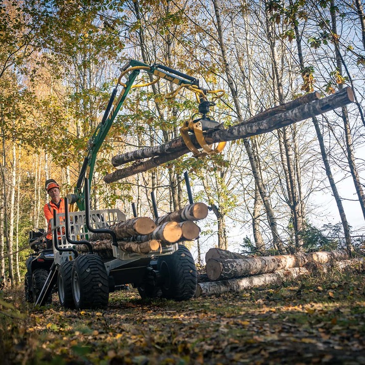 Przyczepa leśna ATV 3 tony z żurawiem 4,2 m