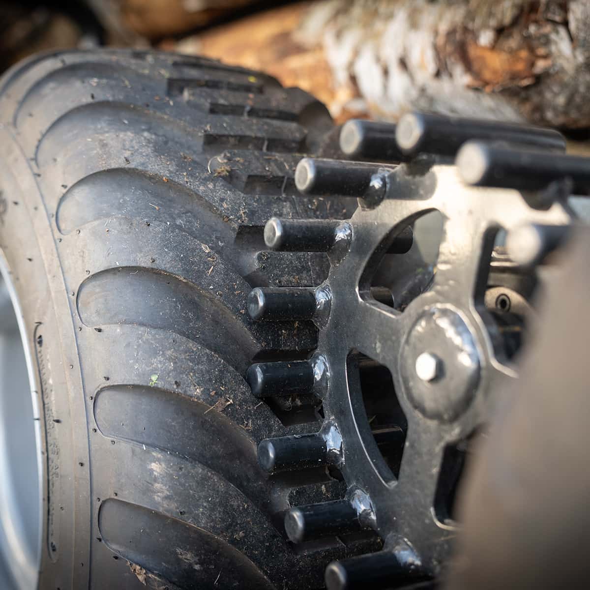 Przyczepa leśna ATV 3 tony z żurawiem 4,2 m