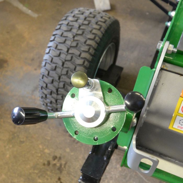 Kosiarka ATV z klapą i rozruchem elektrycznym, 1,5 m, 18 KM