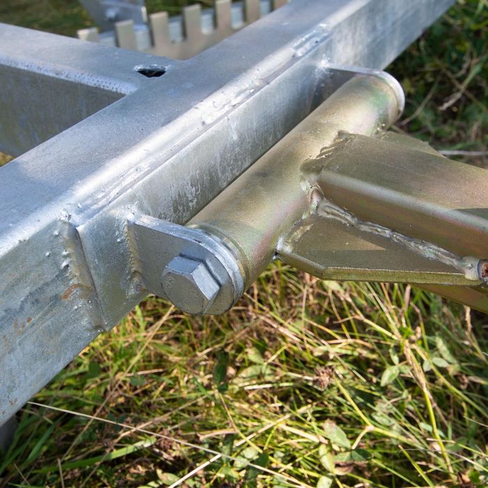 Równiarka drogowa 3-lemieszowa z elektryczną funkcją opuszczania podnoszenia