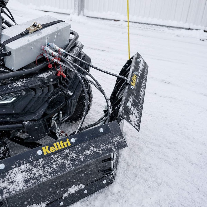 Pług śnieżny V 150 cm do ATV z agregatem hydraulicznym i siłownikiem