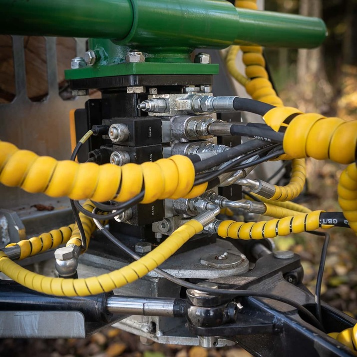 Przyczepa leśna ATV 3 tony z żurawiem 4,2 m