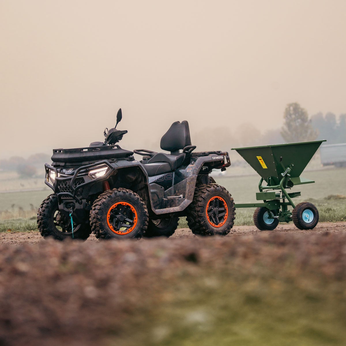 Rozsiewacz do soli i nawozu ATV