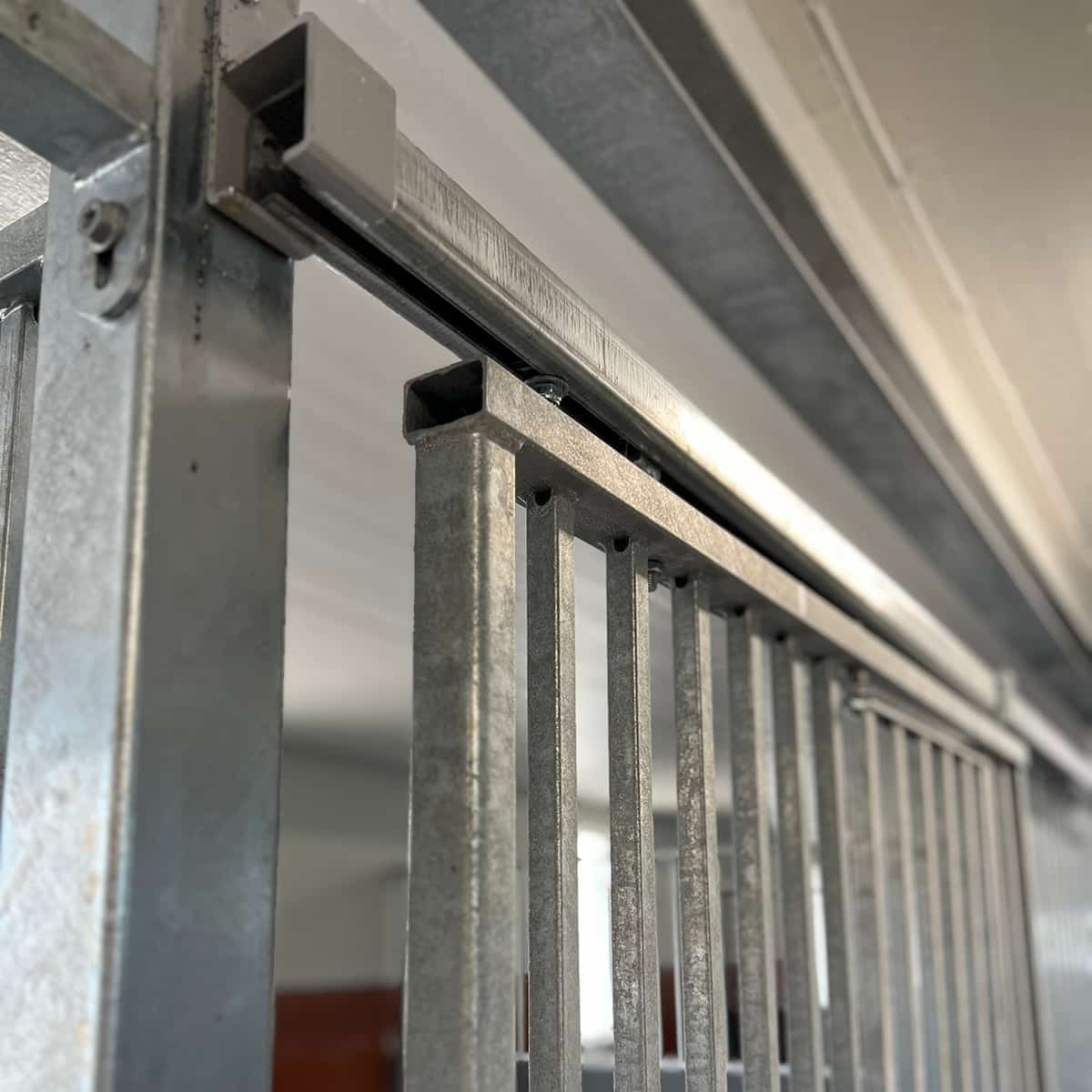 Ścianka działowa 3,5 m z deskowaniem świerkowym,SWE