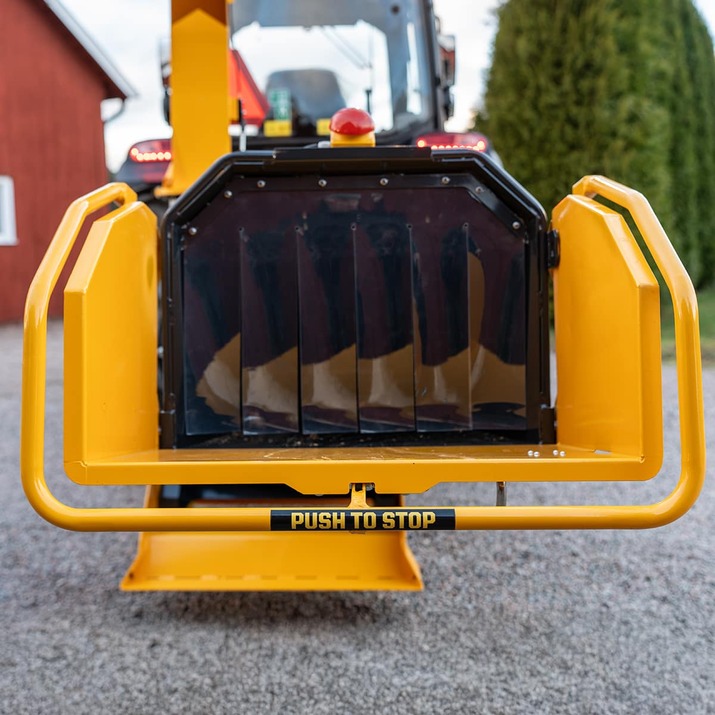 Rębak 150 z no stress hydraulicznym podajnikiem 