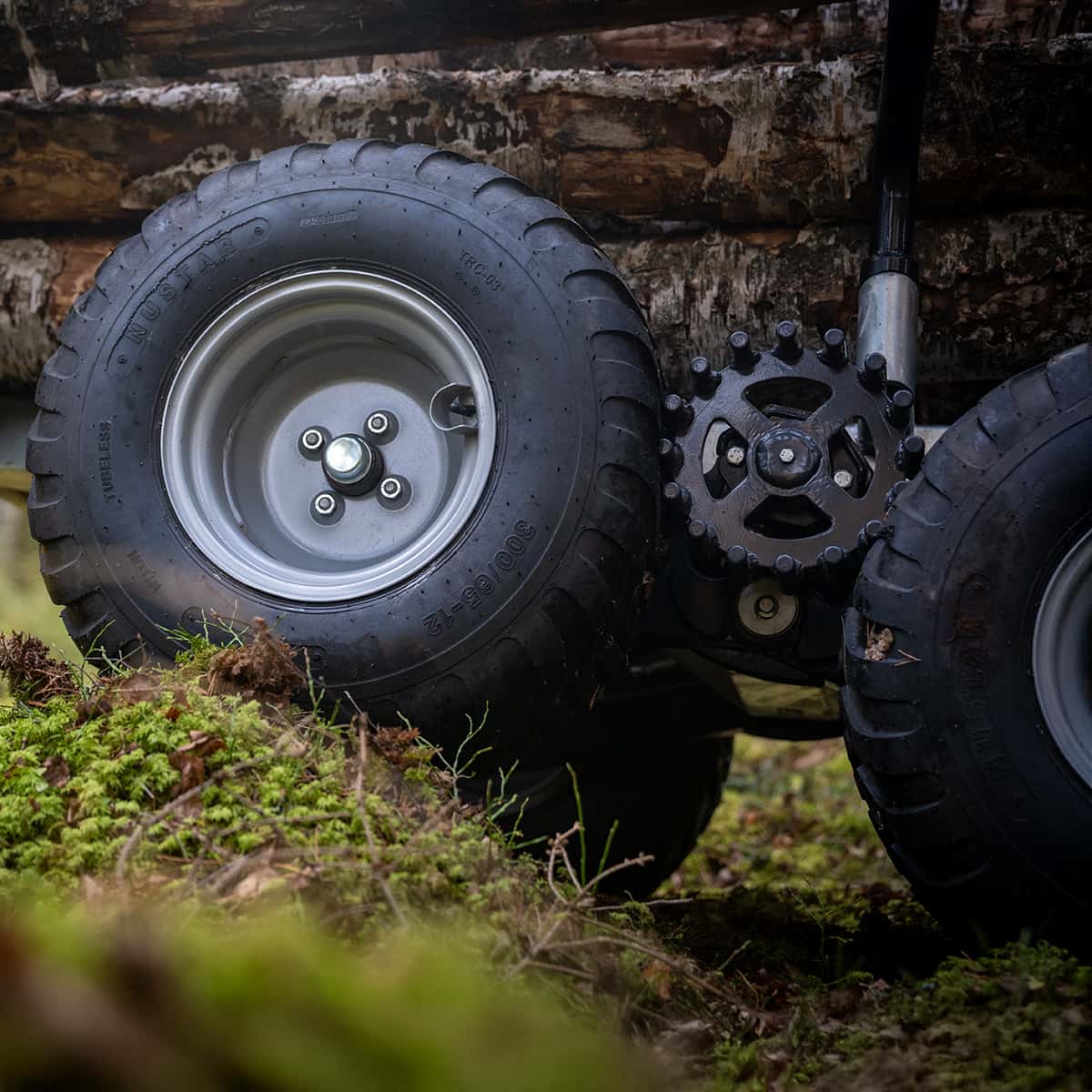 Przyczepa leśna ATV 3 tony z żurawiem 4,2 m