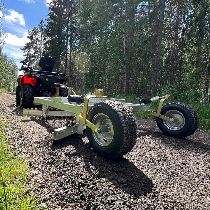 Równiarka drogowa 3-lemieszowa z elektryczną funkcją opuszczania podnoszenia