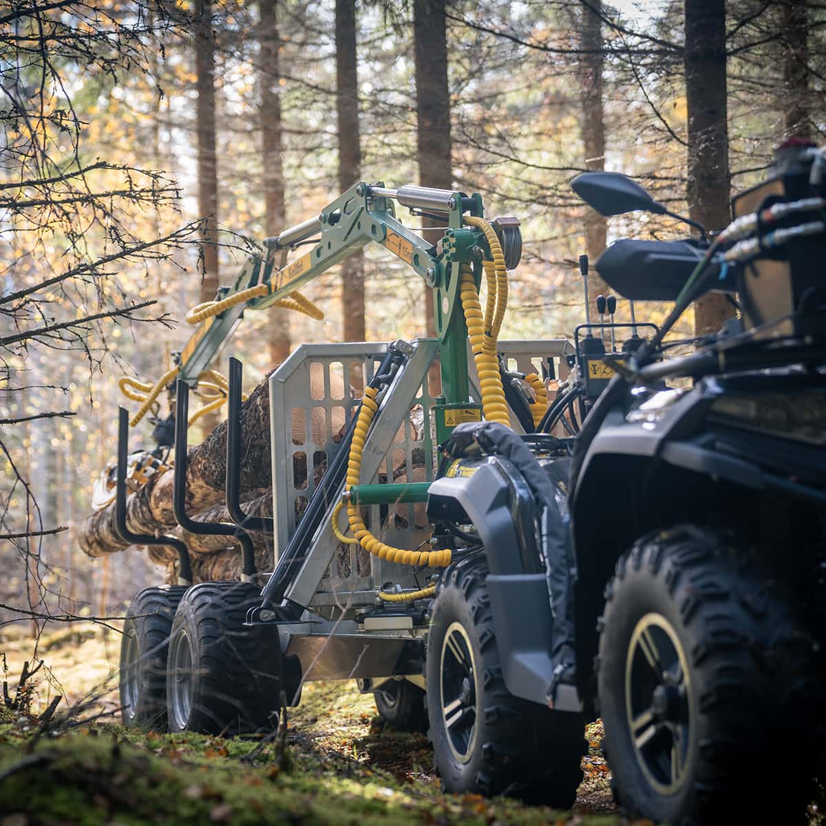 Przyczepa leśna ATV 3 tony z żurawiem 4,2 m