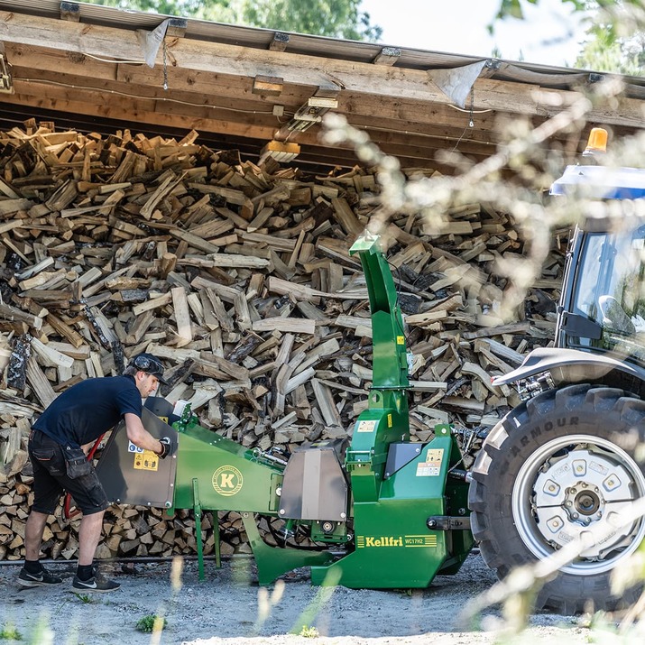 Hydraulicznie zasilany rębak 170 z pompą i zbiornikiem