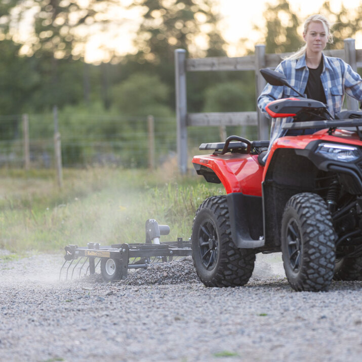 Brona ogrodnicza ATV z regulowanym podwoziem i holowaniem