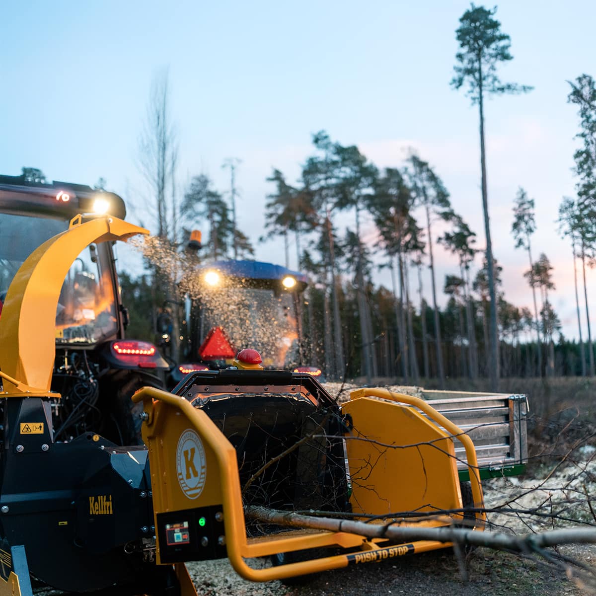Rębak 150 z no stress hydraulicznym podajnikiem 