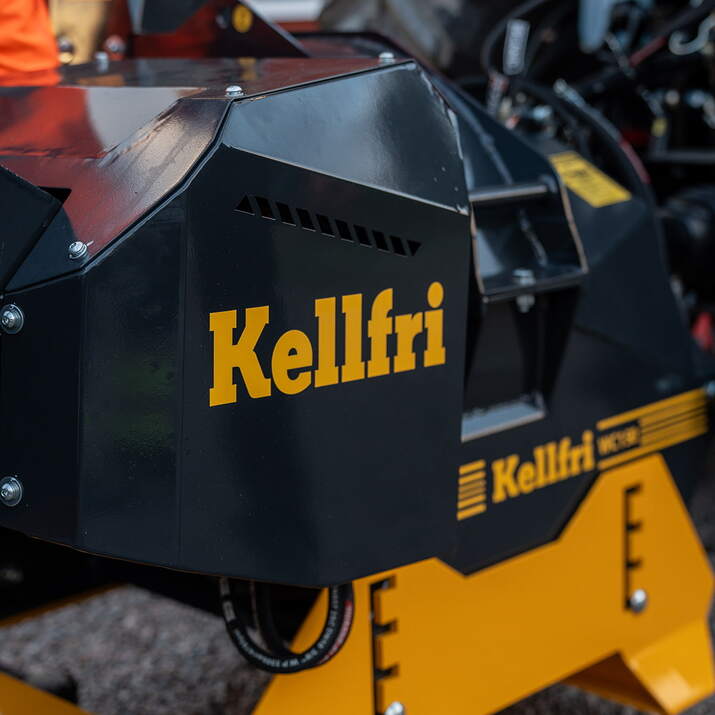 Rębak 150 z no stress hydraulicznym podajnikiem 