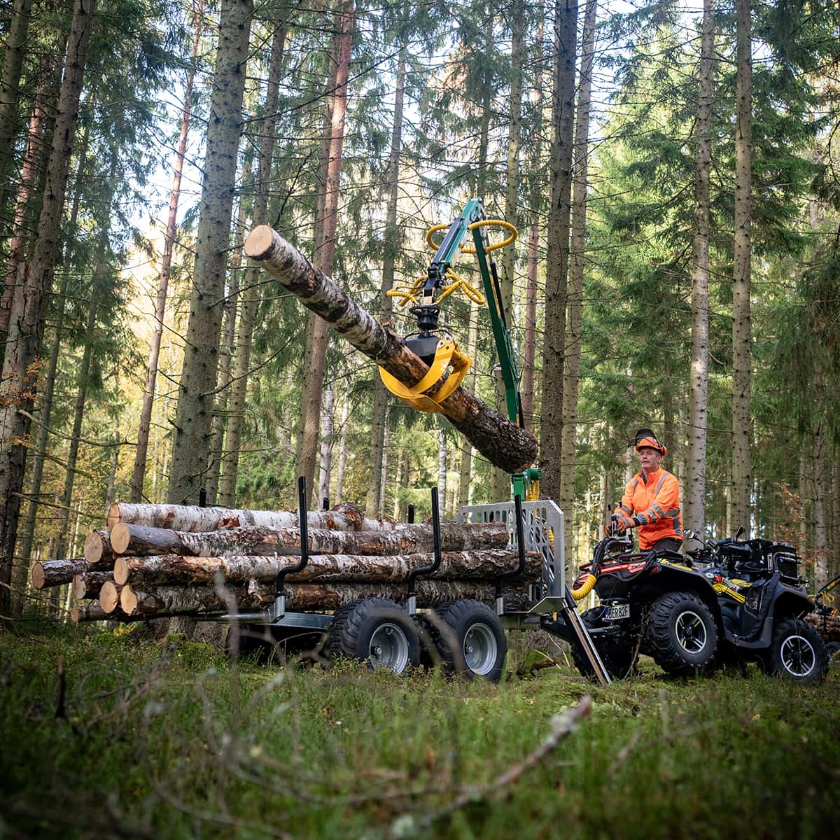 Przyczepa leśna ATV 3 tony z żurawiem 4,2 m