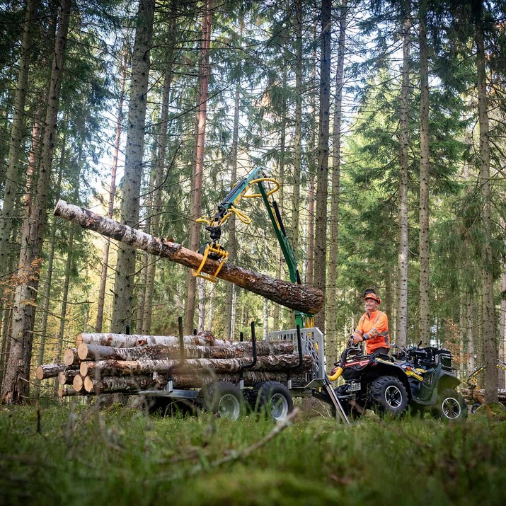 Przyczepa leśna ATV 3 tony z żurawiem 4,2 m