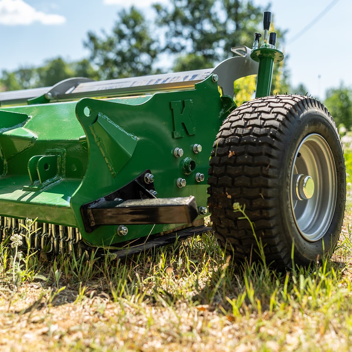 Kosiarka ATV z klapą i rozruchem elektrycznym, 1,5 m, 15 KM