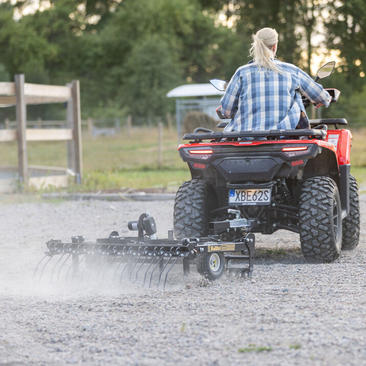 Brona ogrodnicza ATV z regulowanym podwoziem i holowaniem