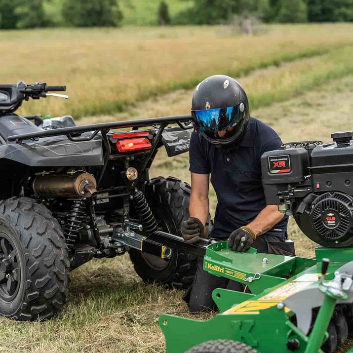 Kosiarka ATV 120 z klapą Briggs and stratton 13,5 KM 