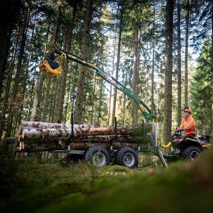 Przyczepa leśna ATV 3 tony z żurawiem 4,2 m