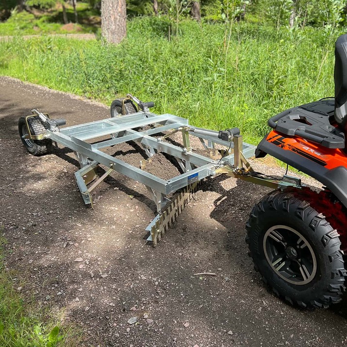 Równiarka drogowa 3-lemieszowa z elektryczną funkcją opuszczania podnoszenia