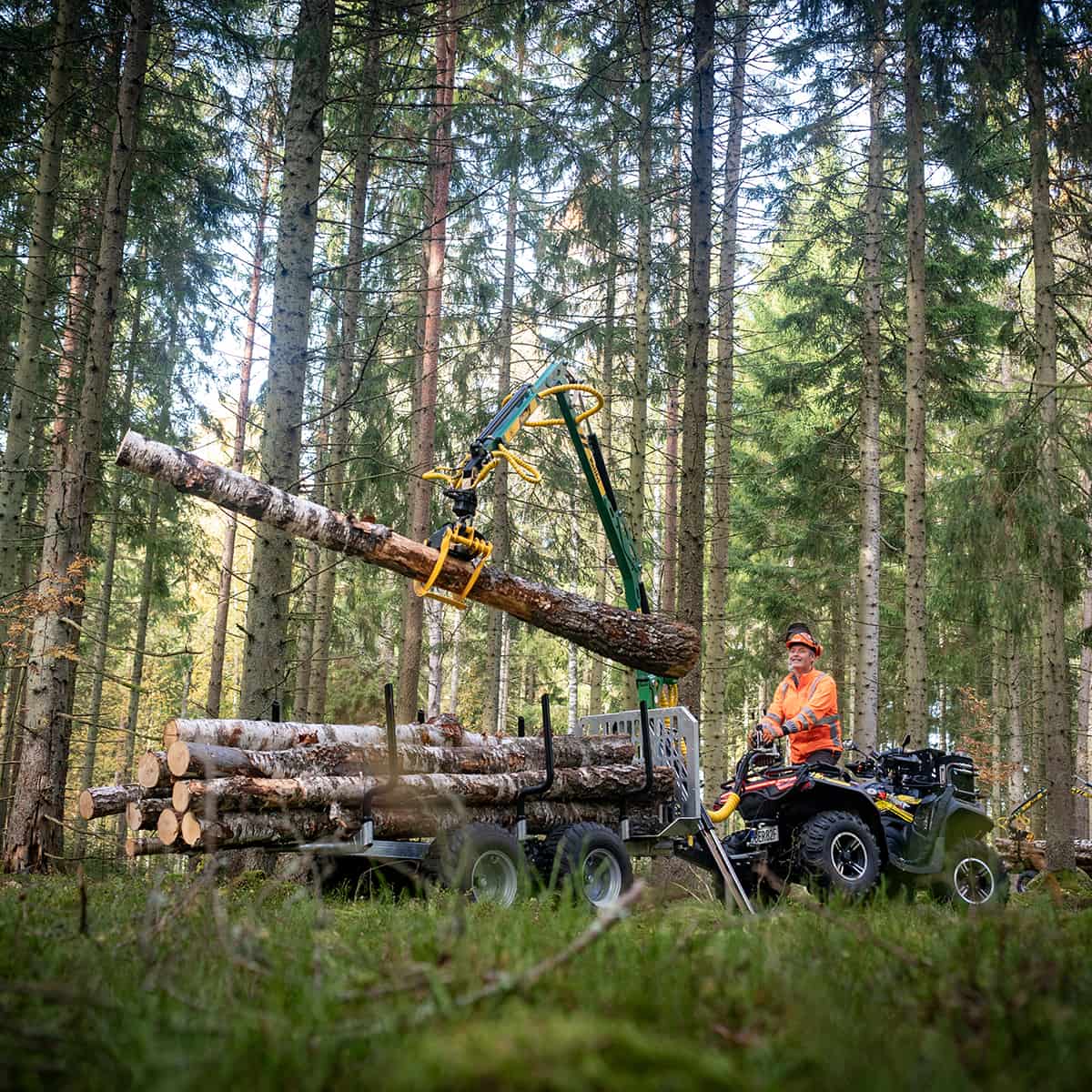 Przyczepa leśna ATV 3 tony z żurawiem 4,2 m