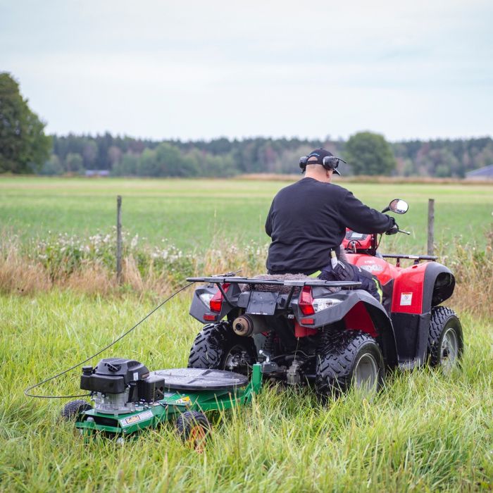 Kosiarka ATV do przycinania brzegów trawnika 