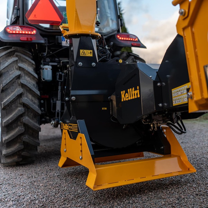 Rębak 150 z no stress hydraulicznym podajnikiem 