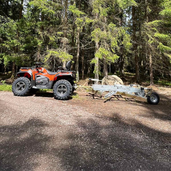 Równiarka drogowa 3-lemieszowa z elektryczną funkcją opuszczania podnoszenia