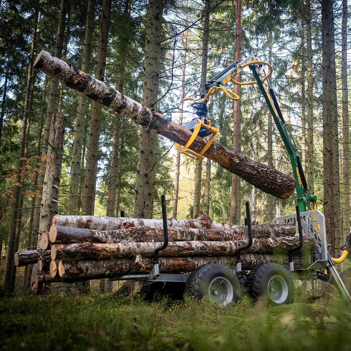 Przyczepa leśna ATV 3 tony z żurawiem 4,2 m