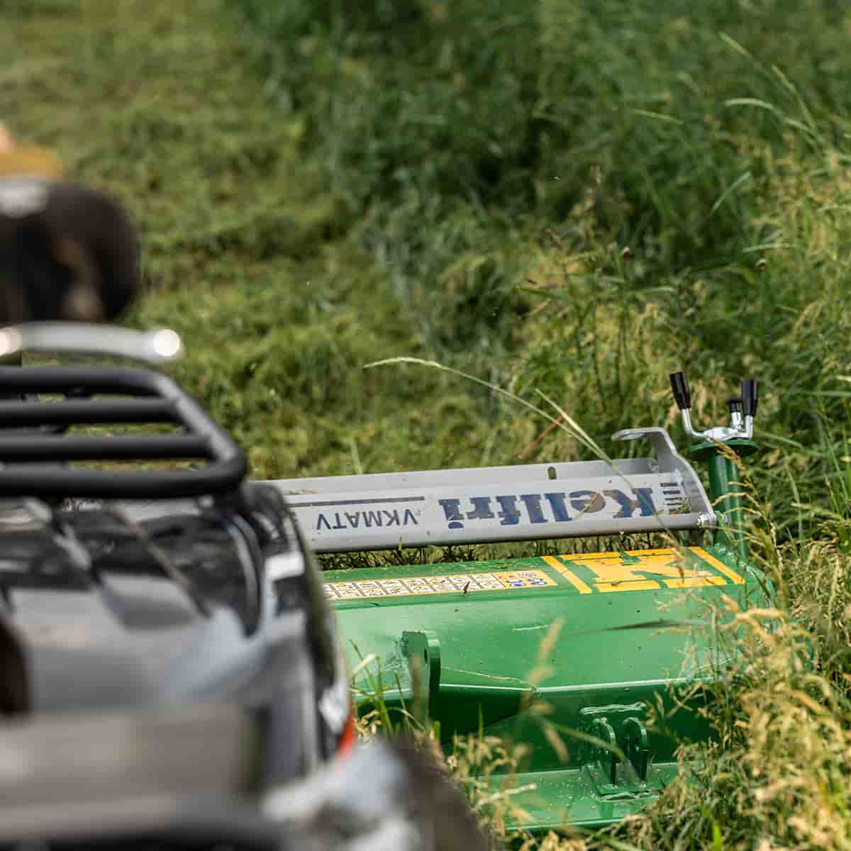 Kosiarka ATV 120 z klapą Briggs and stratton 13,5 KM 